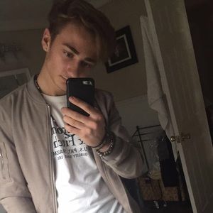 Meet your Posher, Angelo